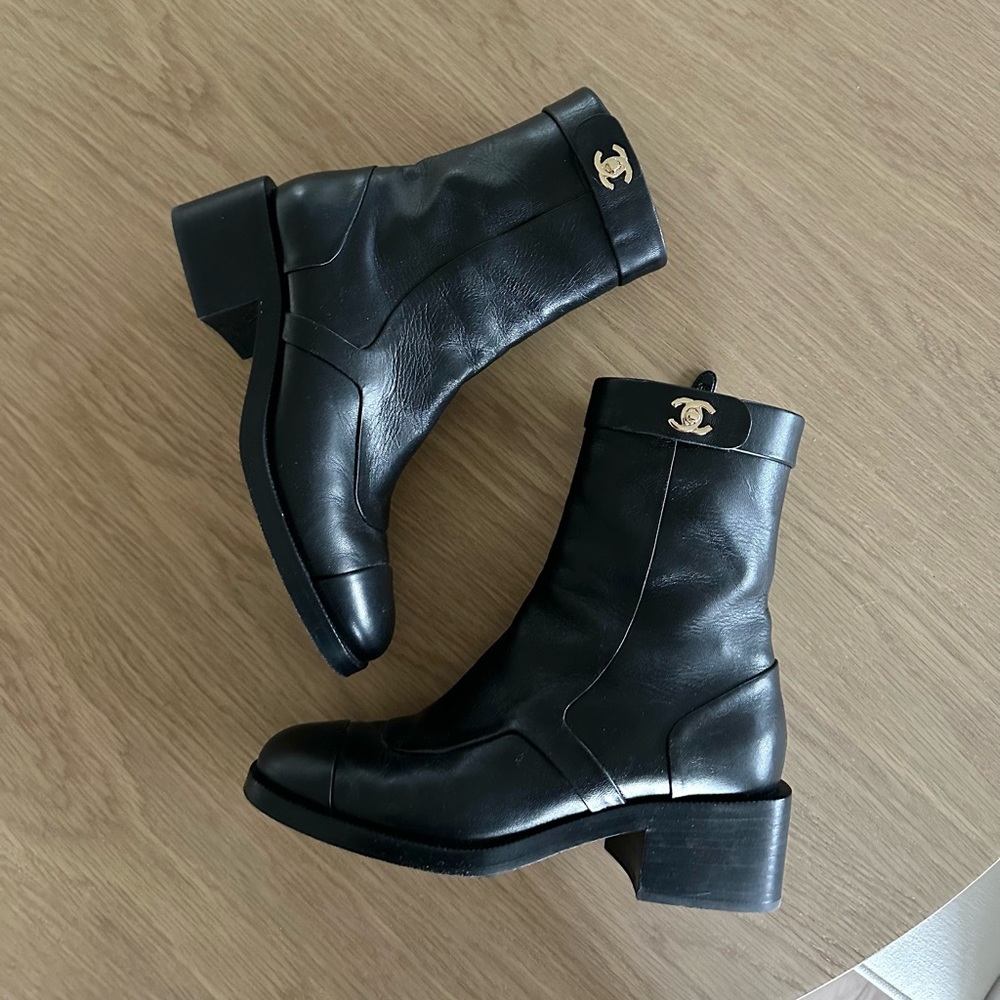 Chanel 22a black leather short boots
